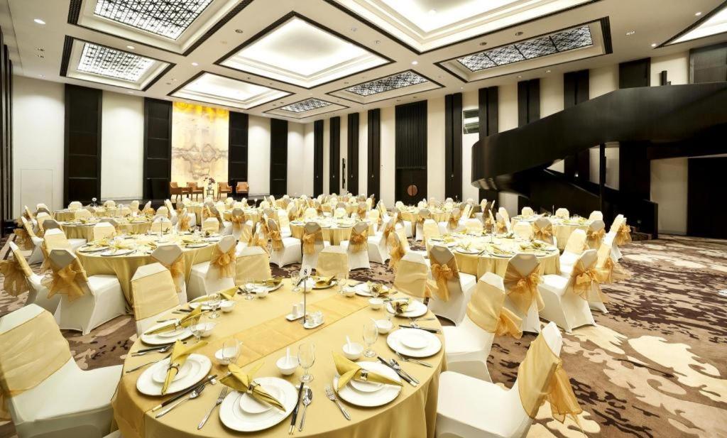 Bumi Segah Hotel Tanjung Redep Eksteriør bilde